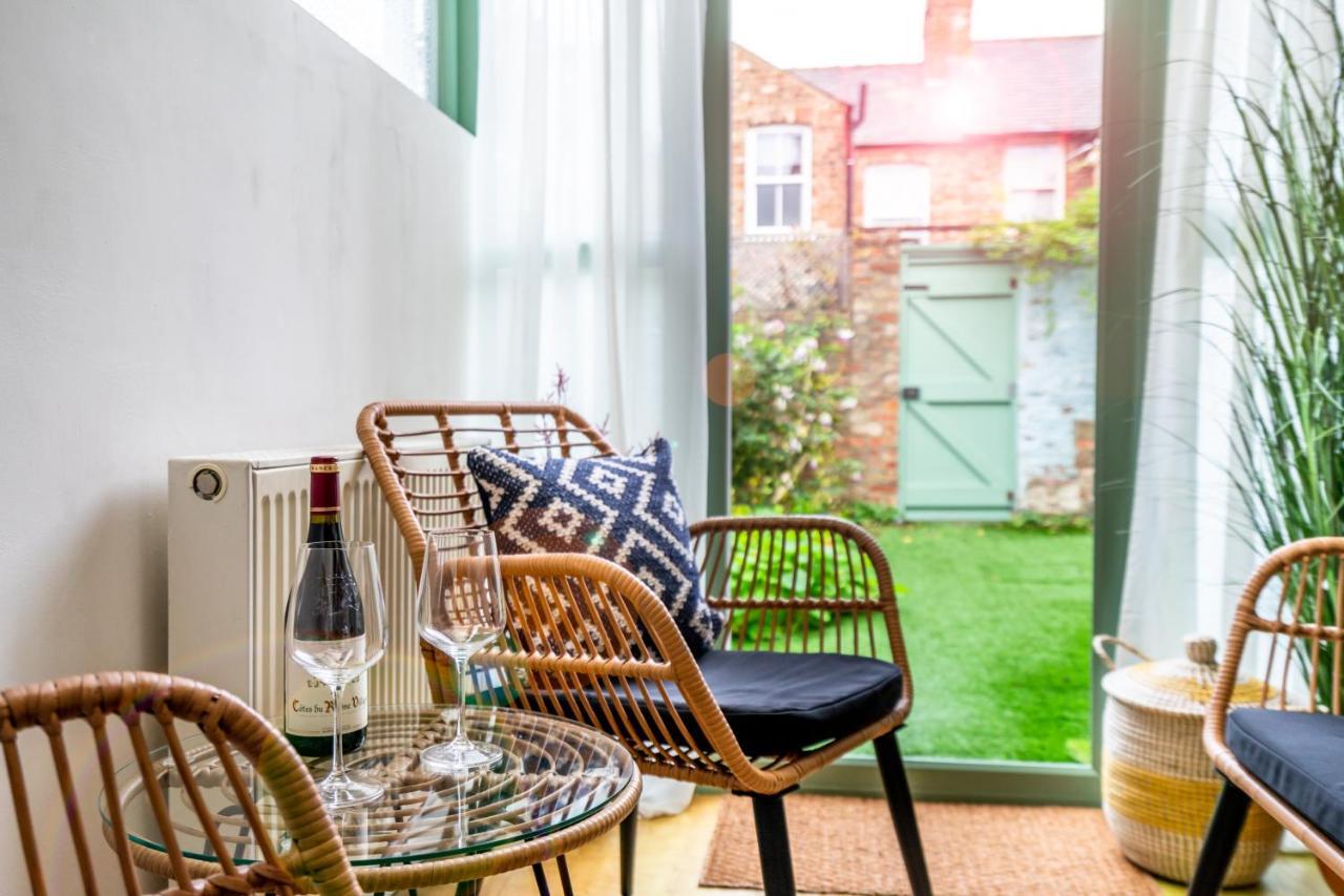 Farndale Den Villa Йорк Екстериор снимка